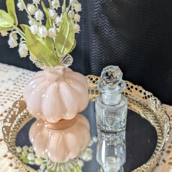 Vanity Set, Gold Tray, Clear Refillable Perfume Bottle and Fenton Vase. - Picture 3 of 4